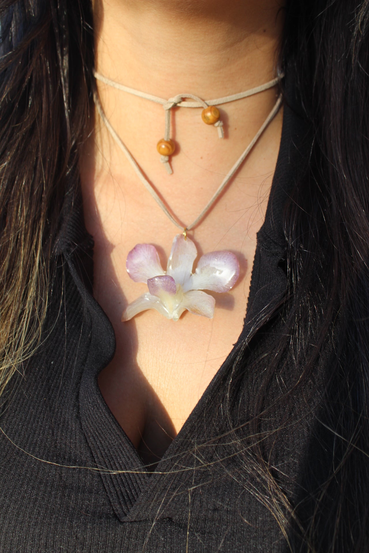 White/purple orchid choker