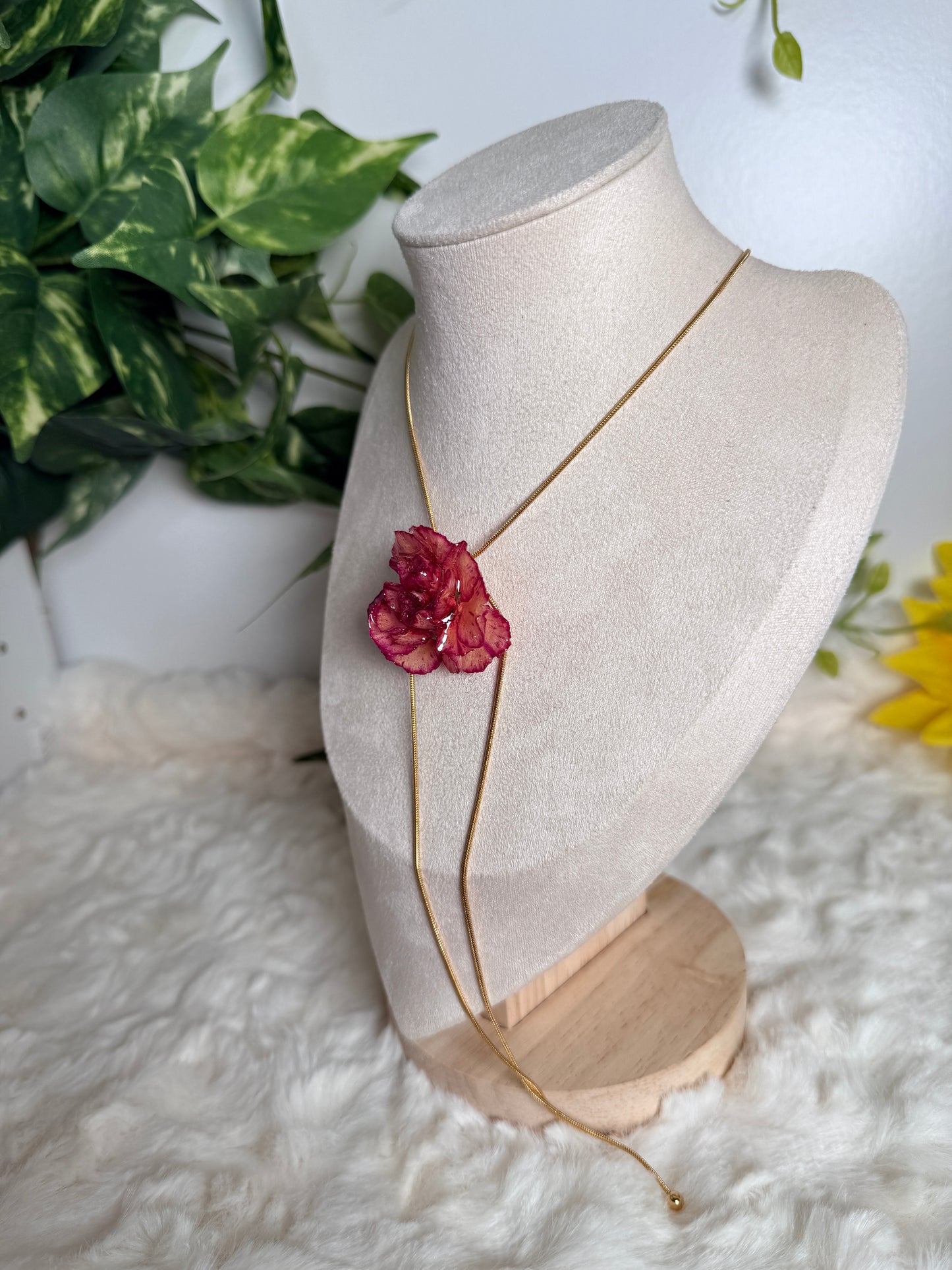 Crimson Petal – Lariat Carnation Necklace