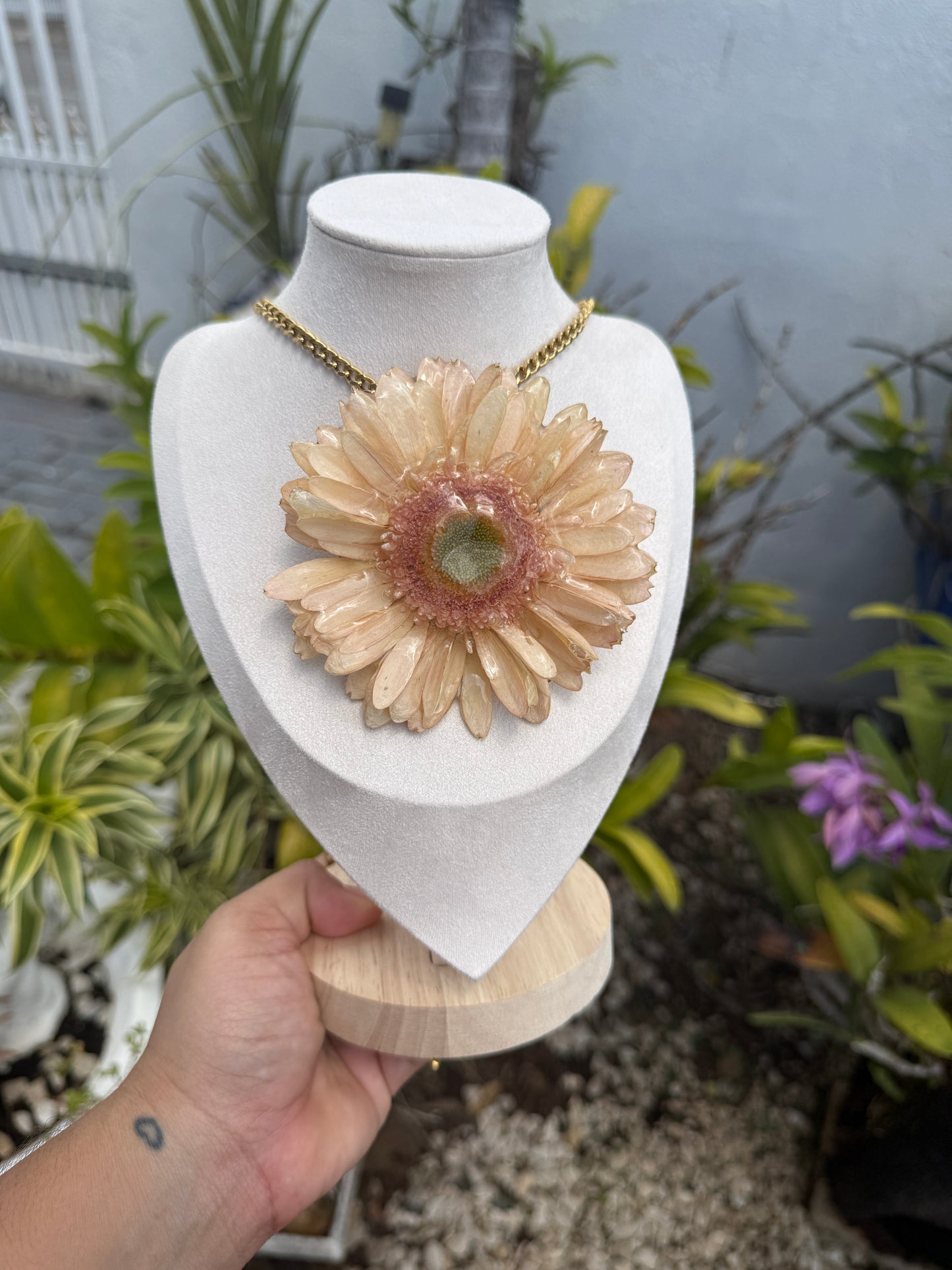 Extra big Gerbera flower necklace