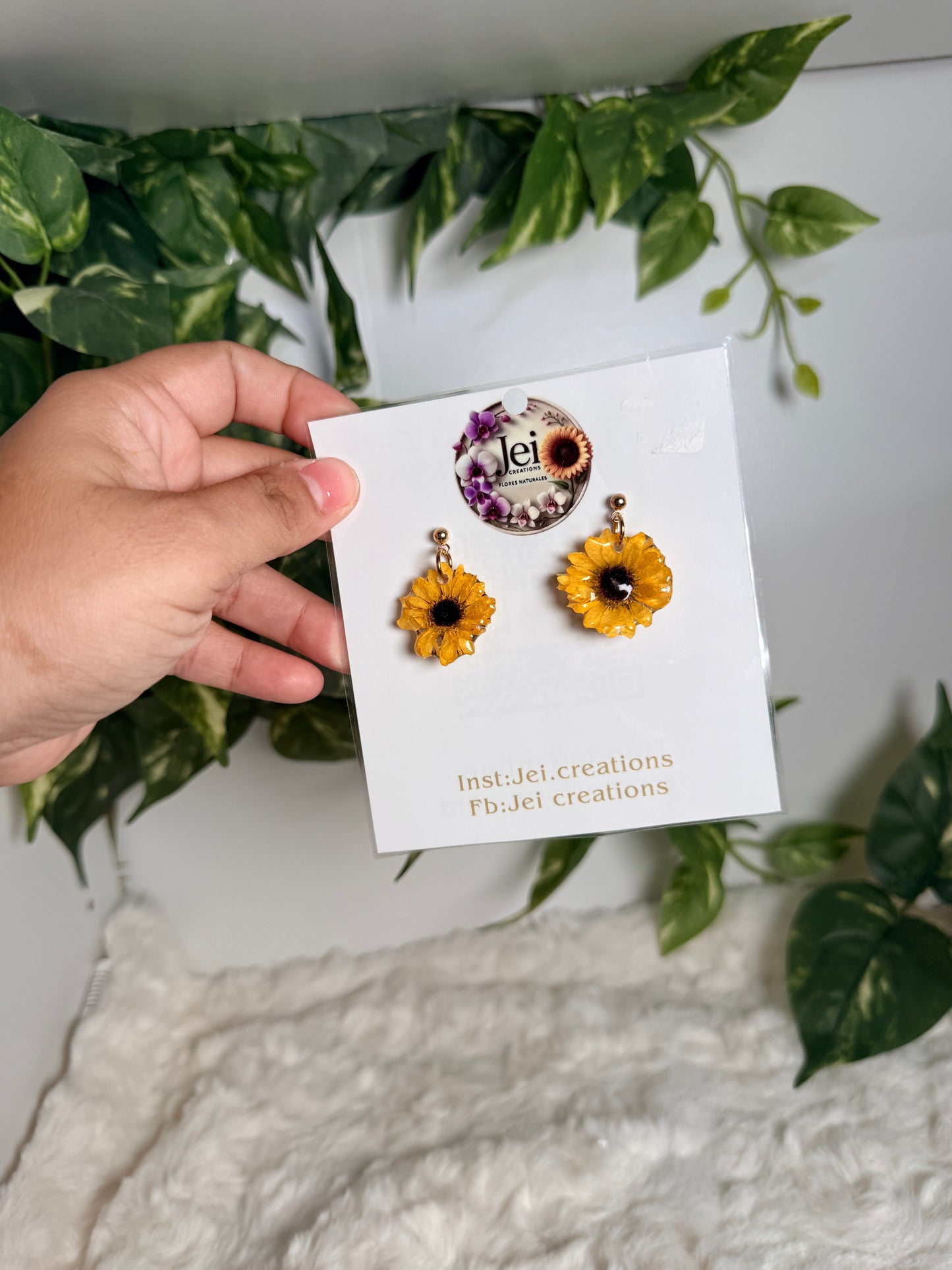 Extra mini sunflower earring