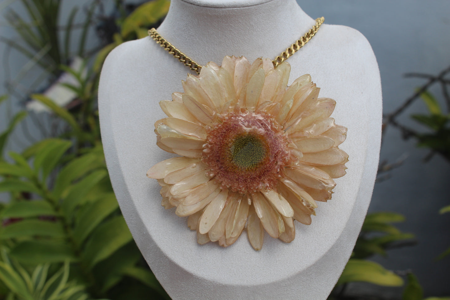 Extra big Gerbera flower necklace