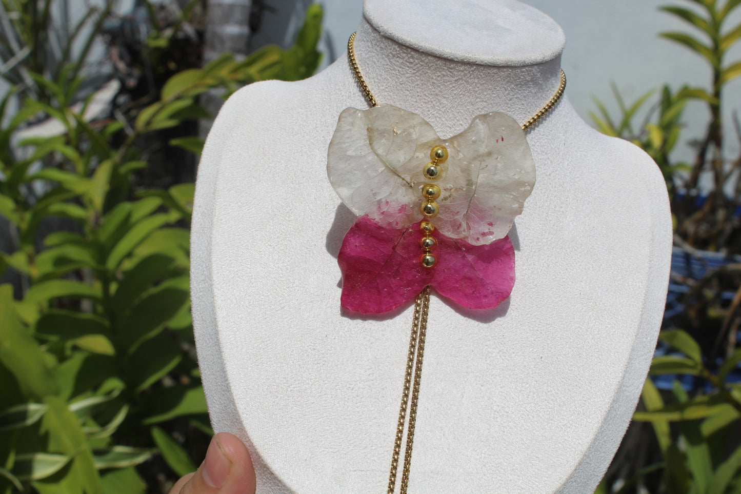 Trinitaria necklace