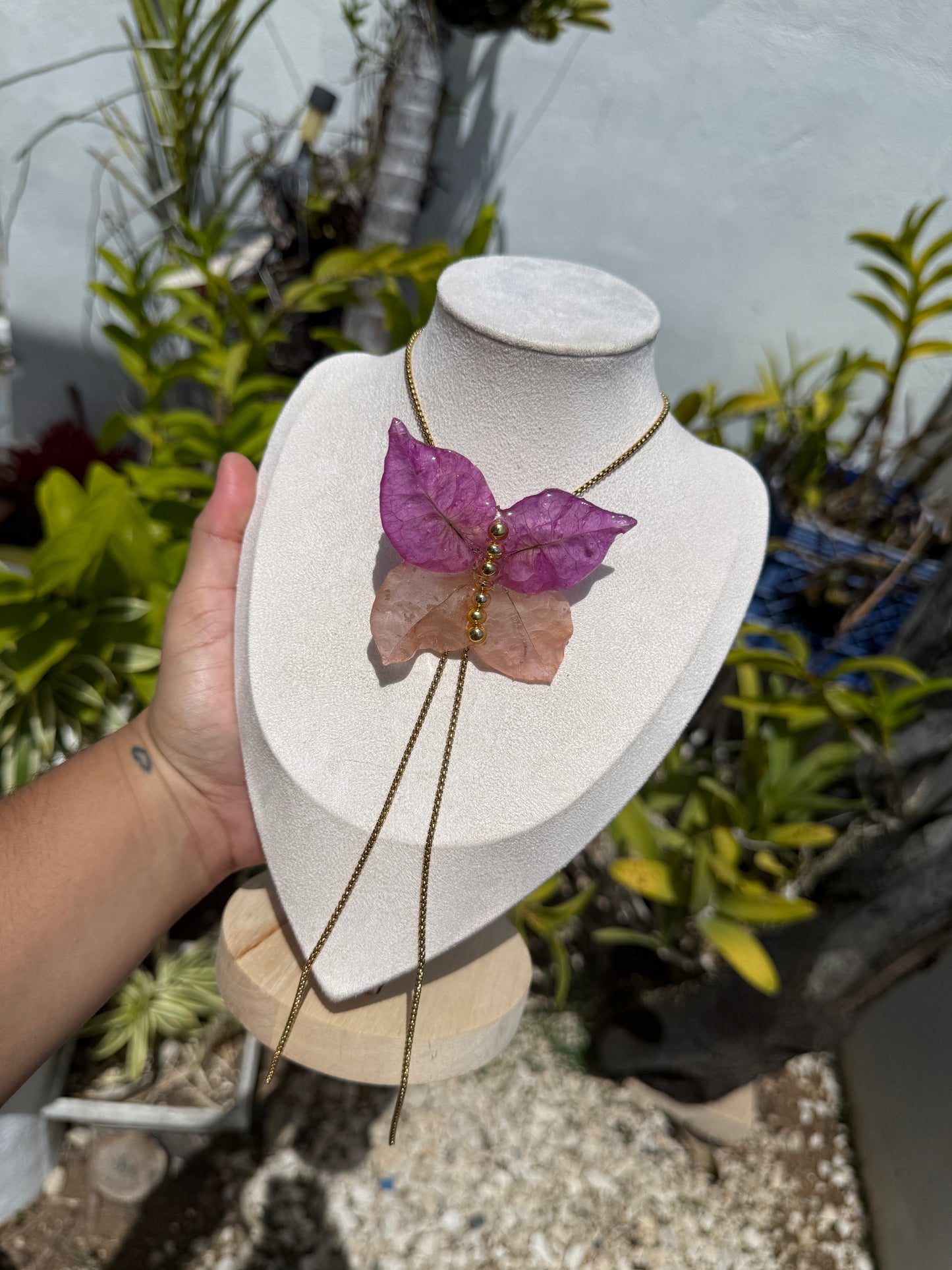 Trinitaria necklace