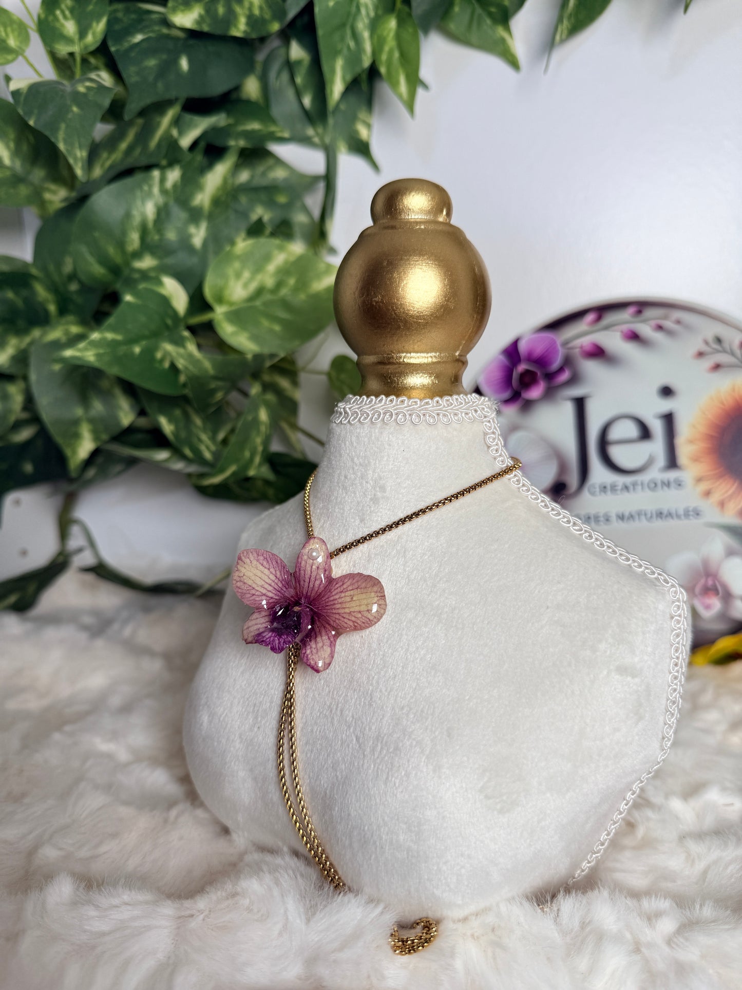 Rosé Bloom Lariat Necklace