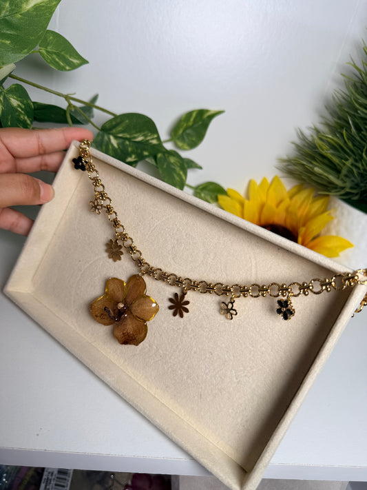 Orchid mini vanda Charm necklace