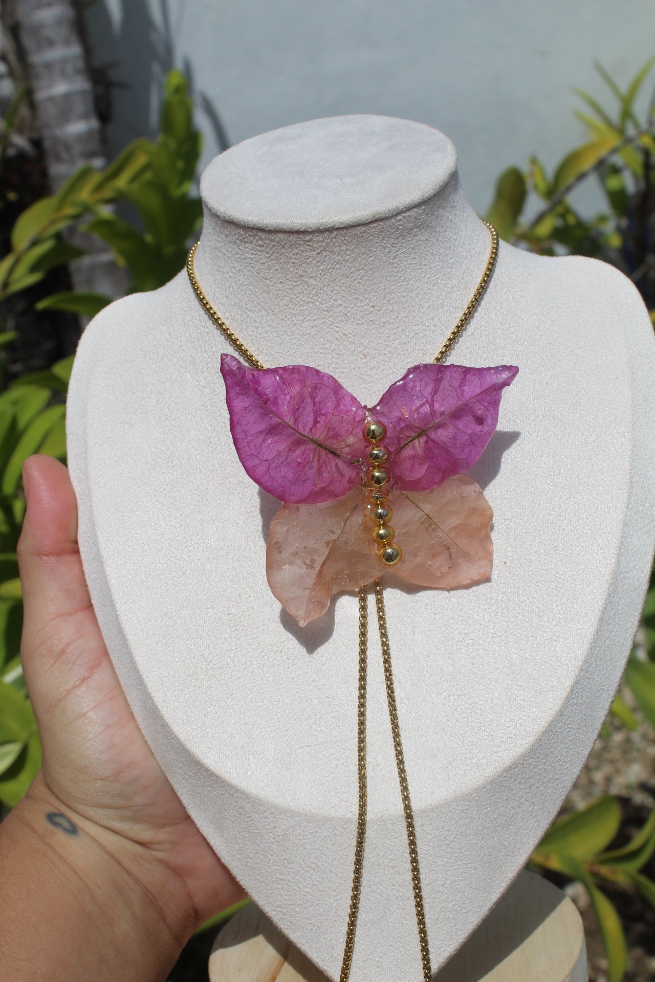 Trinitaria necklace