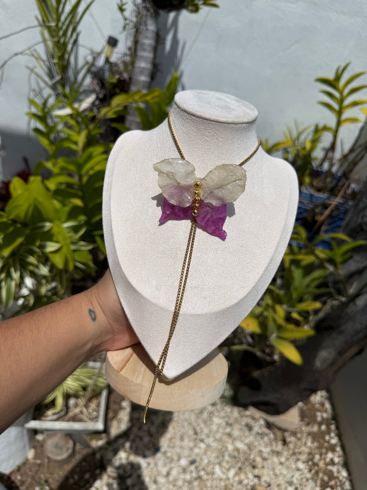 Trinitaria necklace