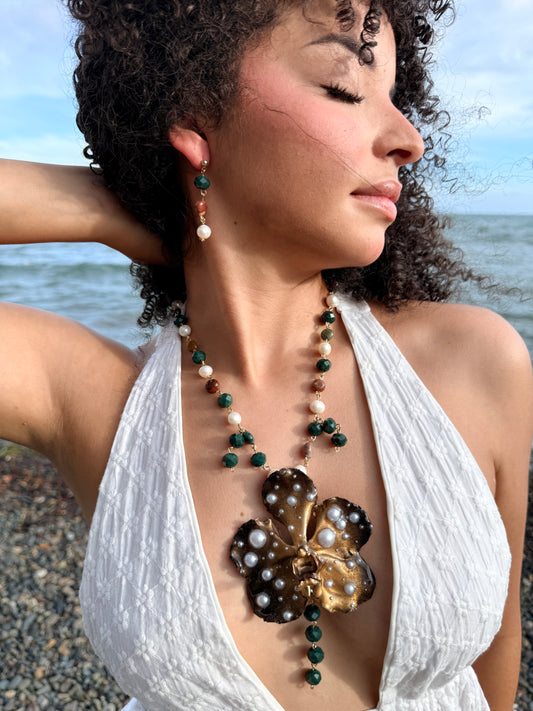 Vanda Noir Pearl Lariat Necklace