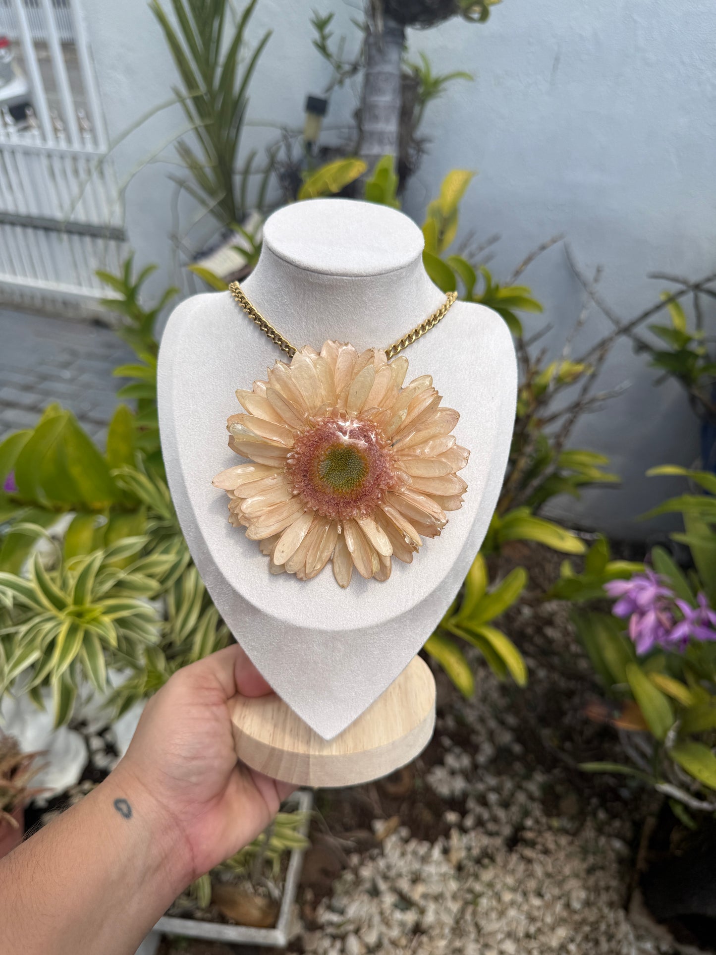 Extra big Gerbera flower necklace
