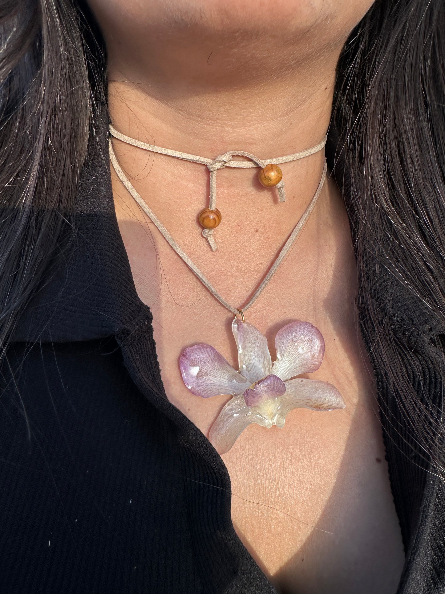 White/purple orchid choker