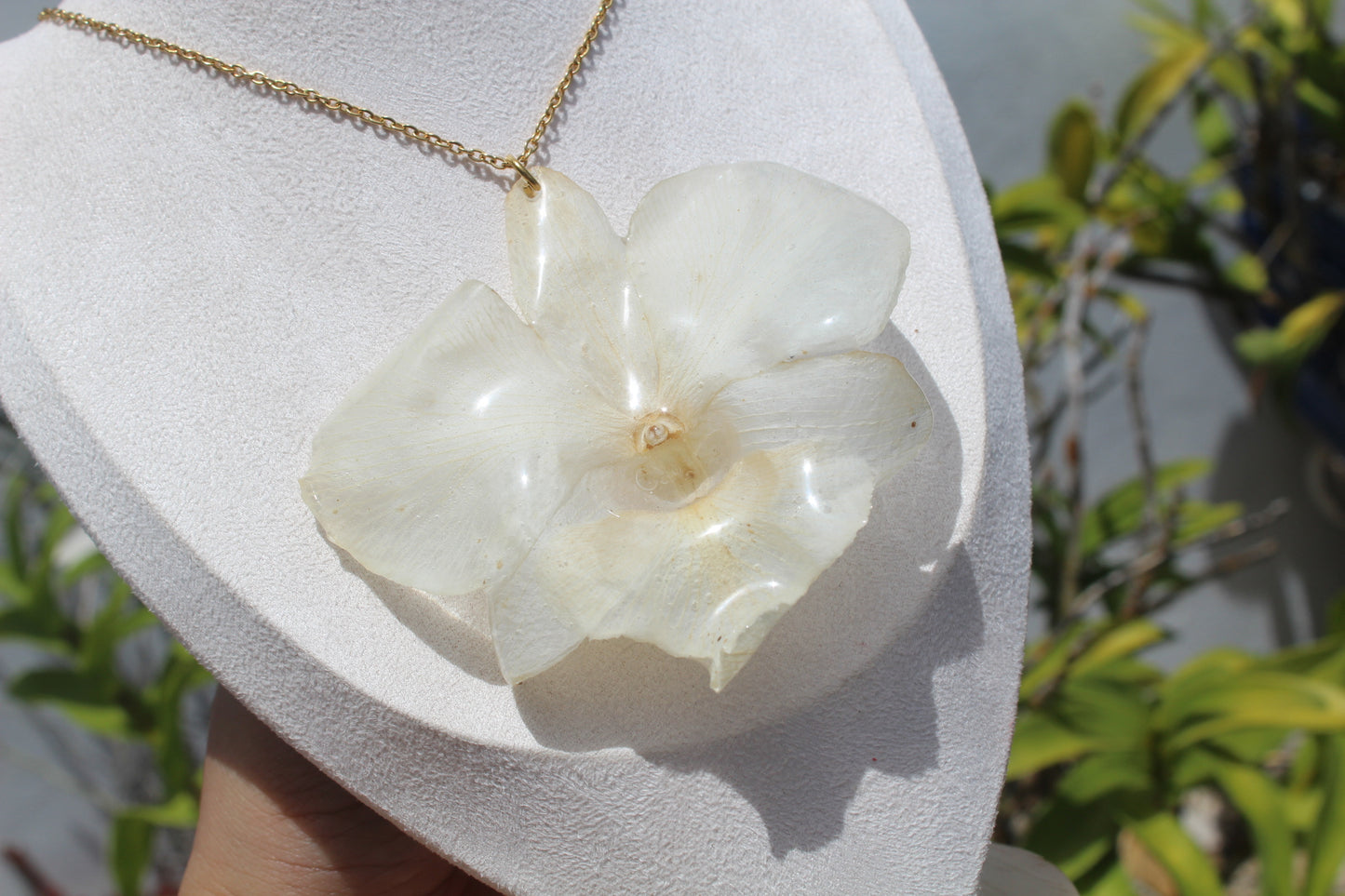 Big Dendrobium Orchid necklace