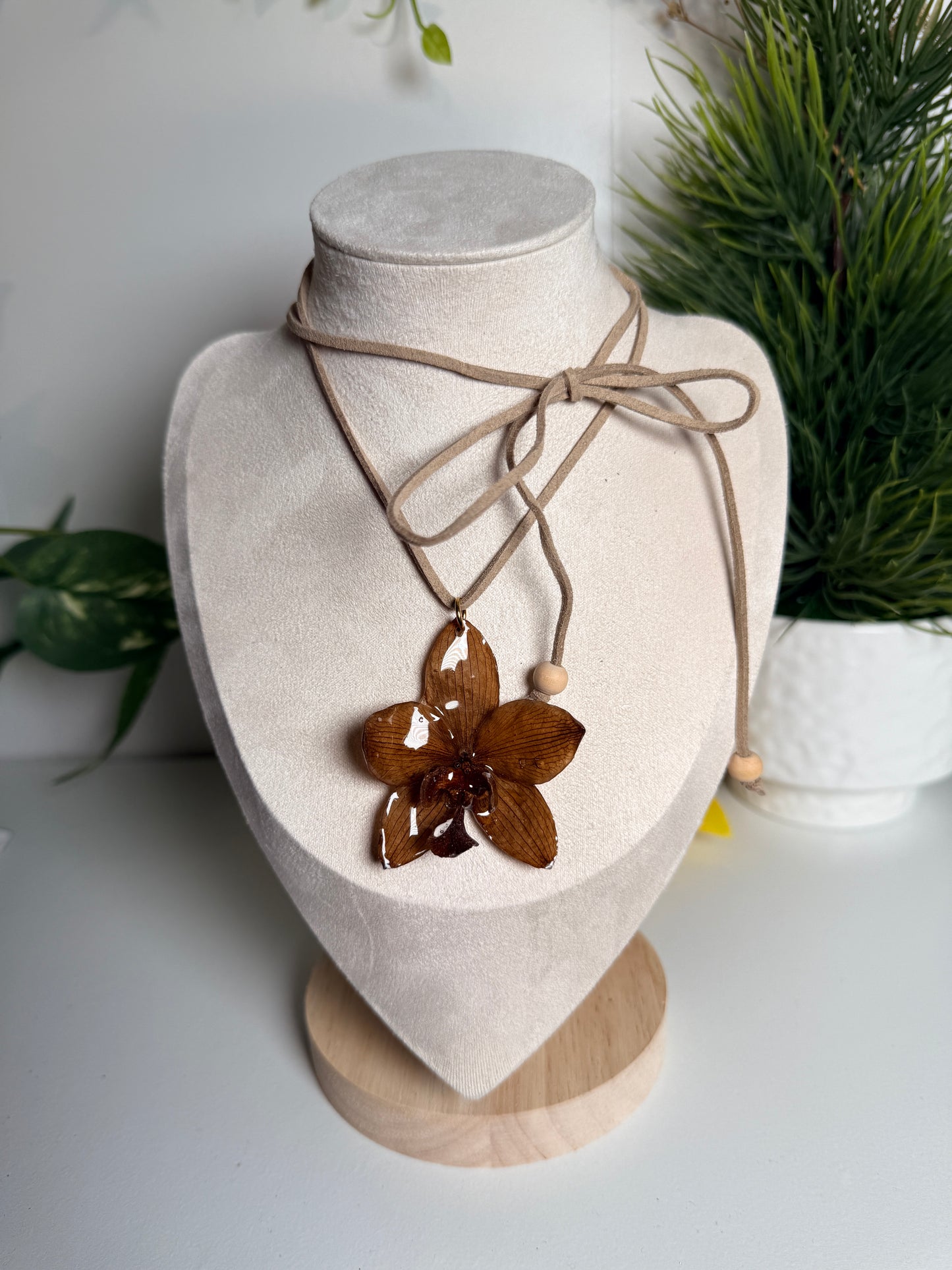 Brown orchid choker
