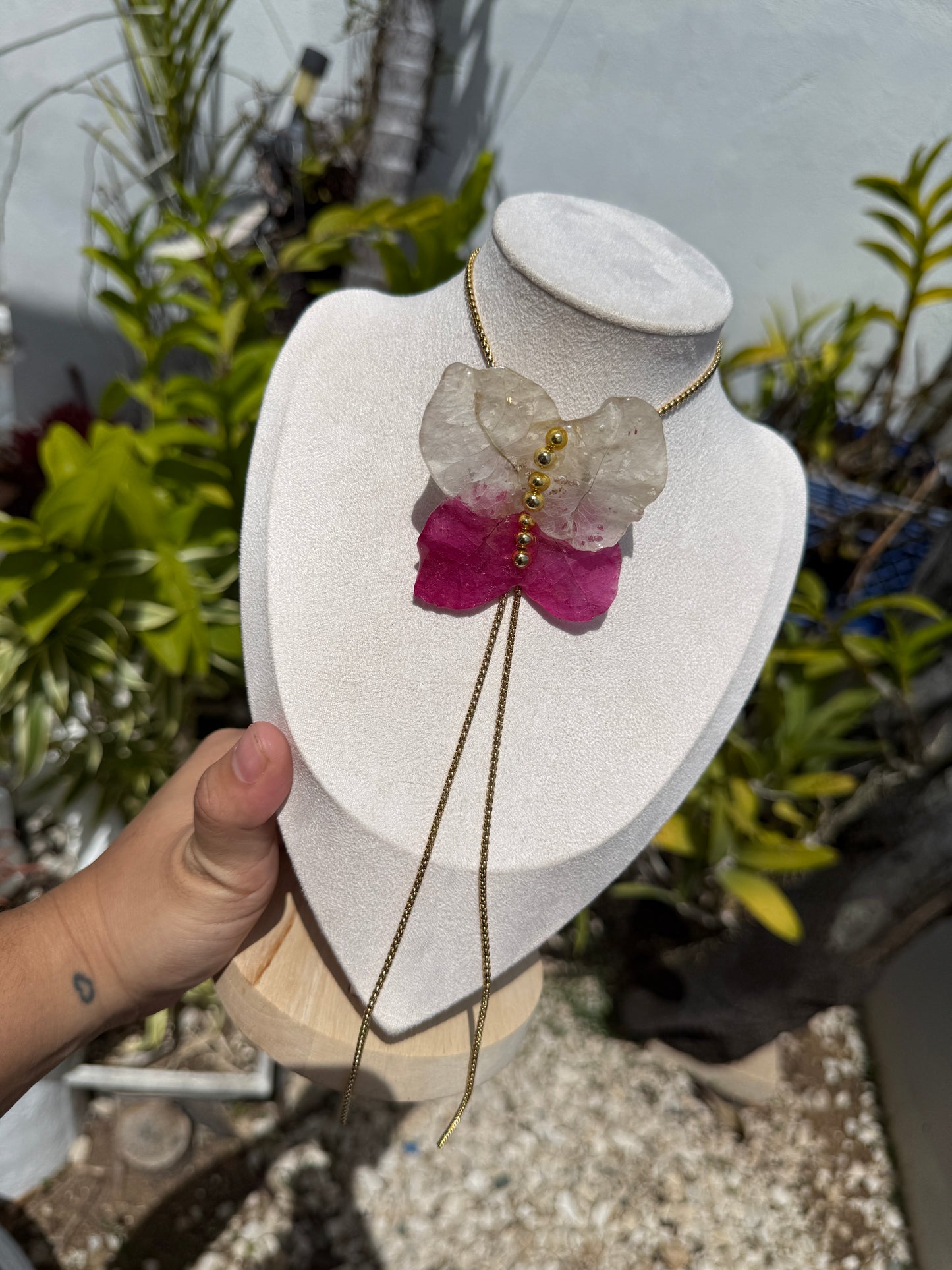 Trinitaria necklace
