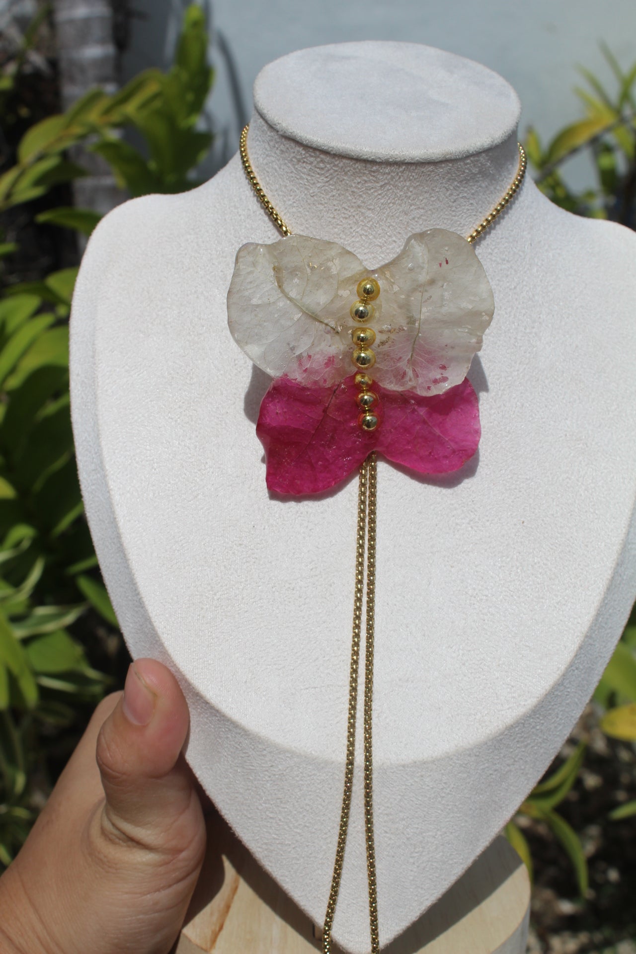 Trinitaria necklace
