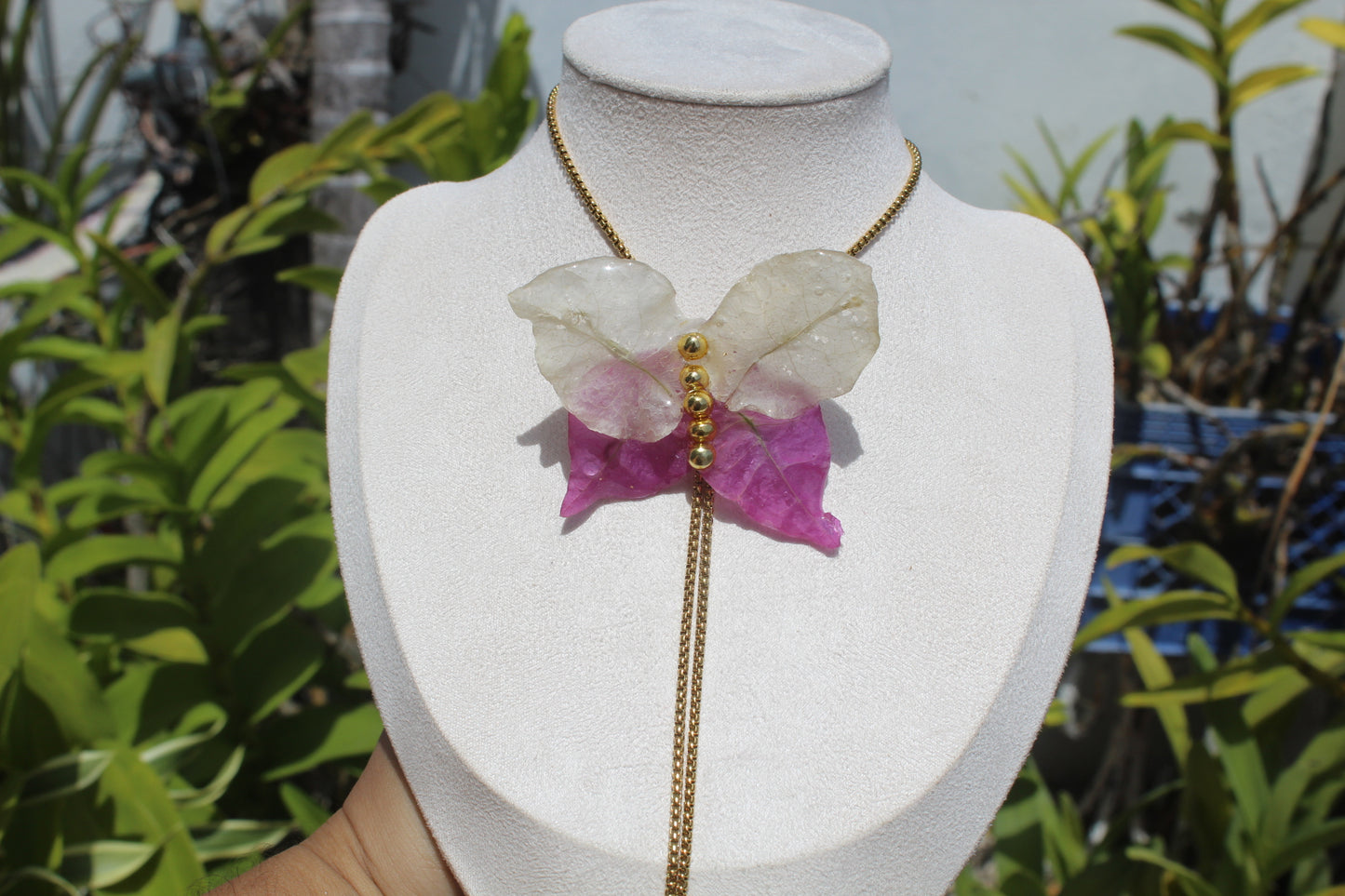 Trinitaria necklace