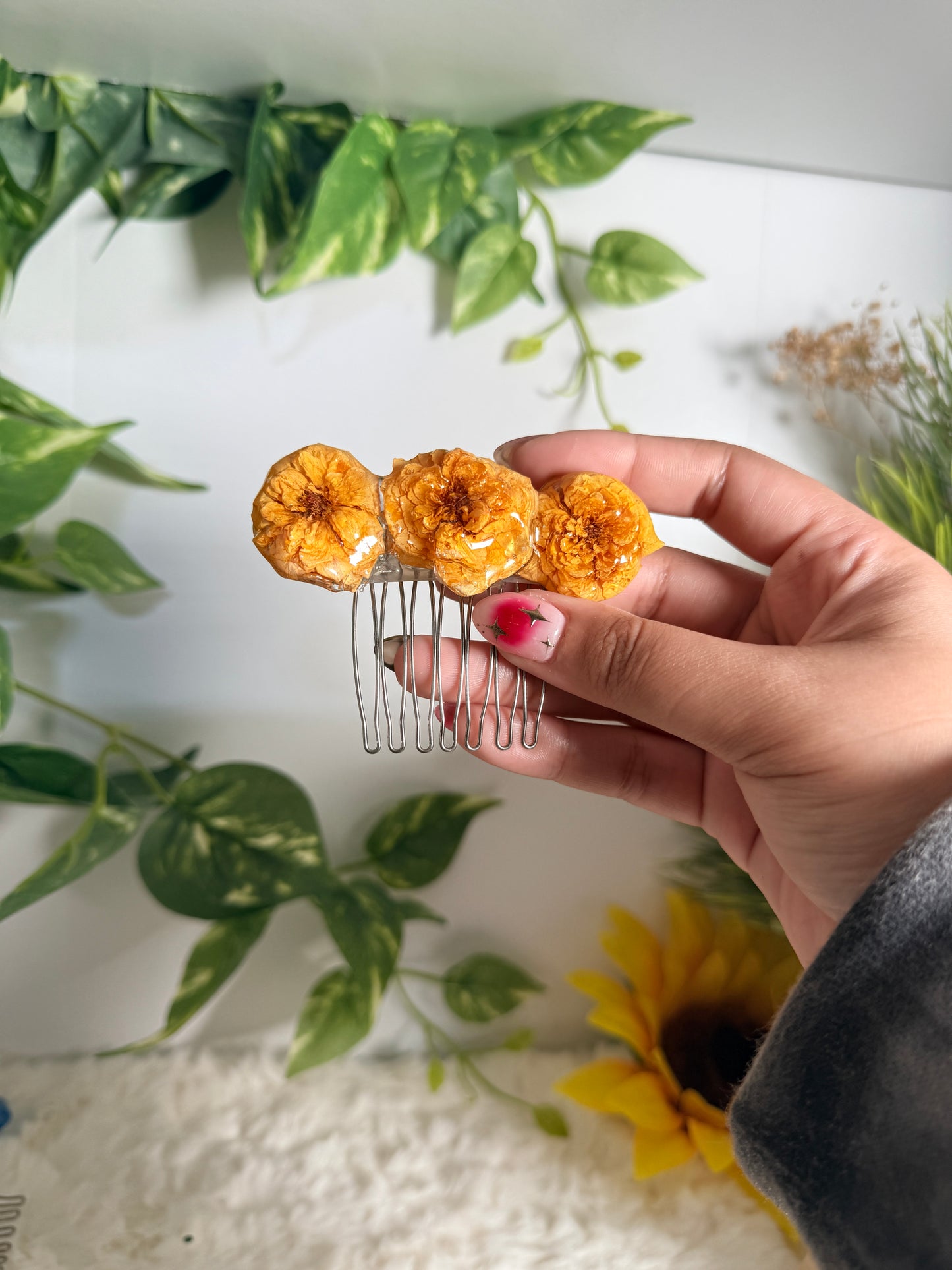 Golden Garden Mini Rose Comb