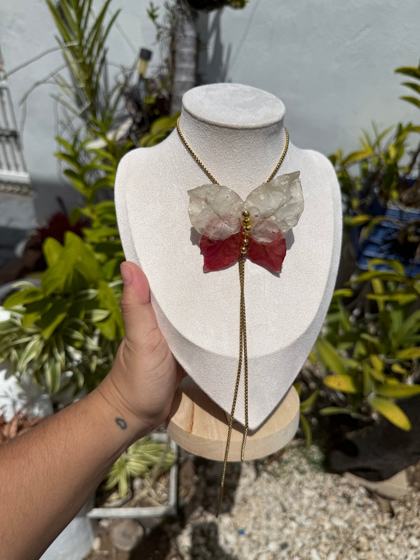 Trinitaria necklace
