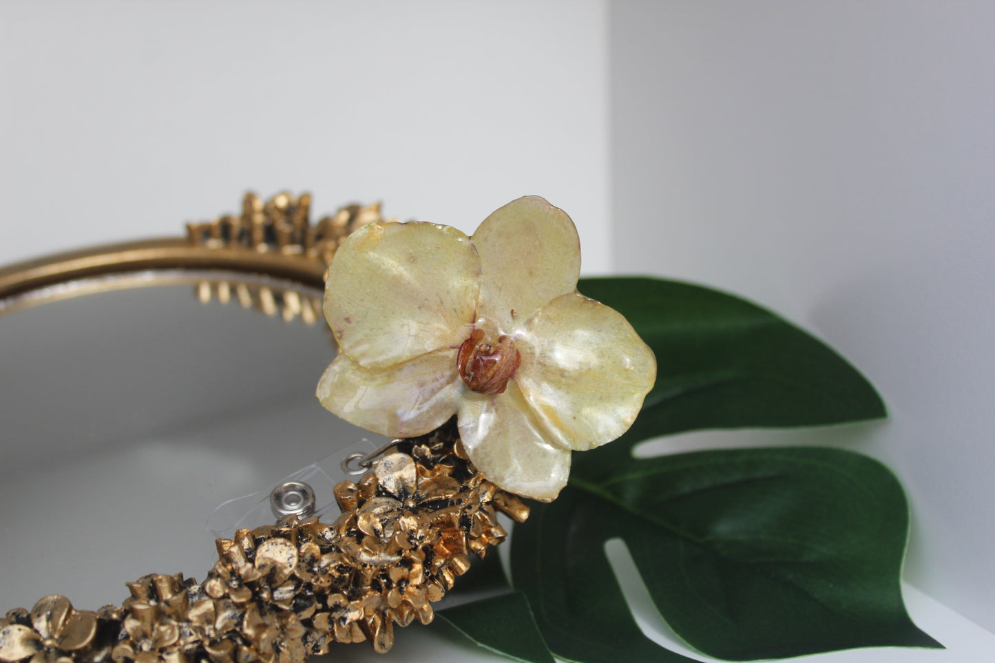 Orchid/flowers badge clip