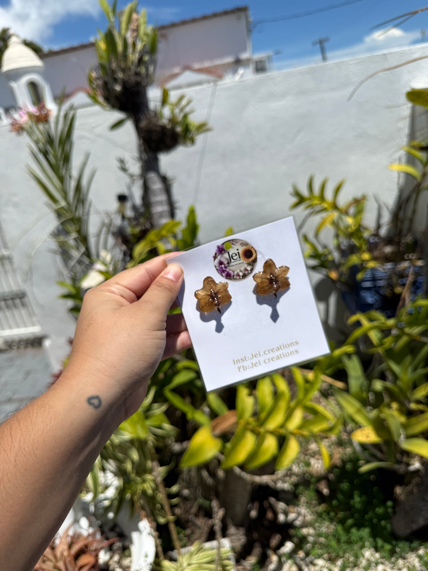 Extra baby Brown Orchid Stud