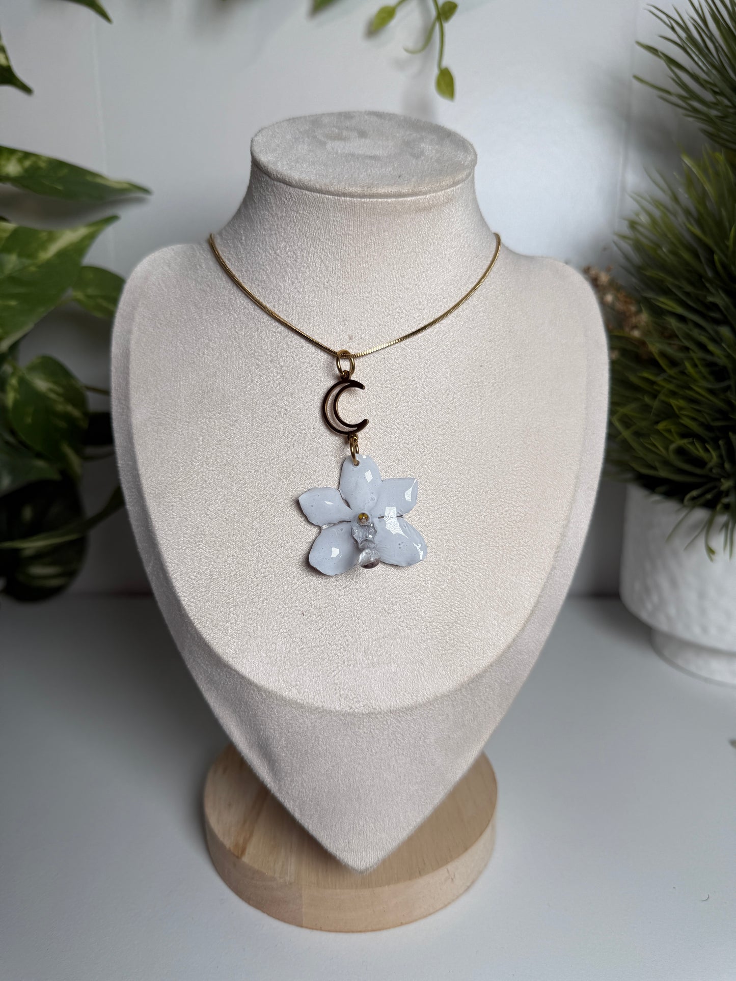 Flowers necklace