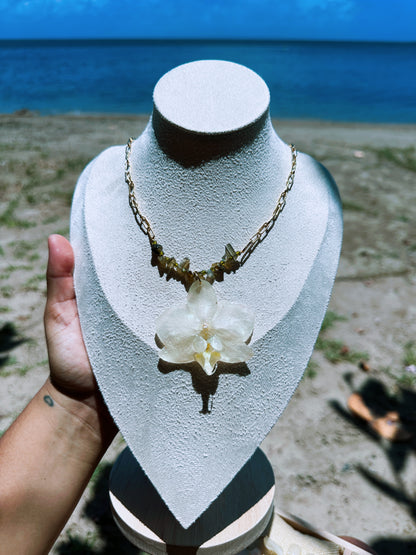 White Orchid/ Natural Larvikite Chip Beaded Necklace 18K
