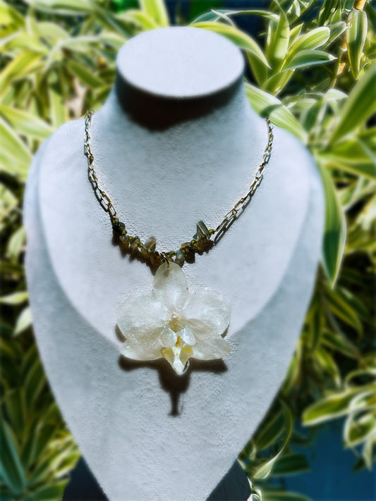 White Orchid/ Natural Larvikite Chip Beaded Necklace 18K
