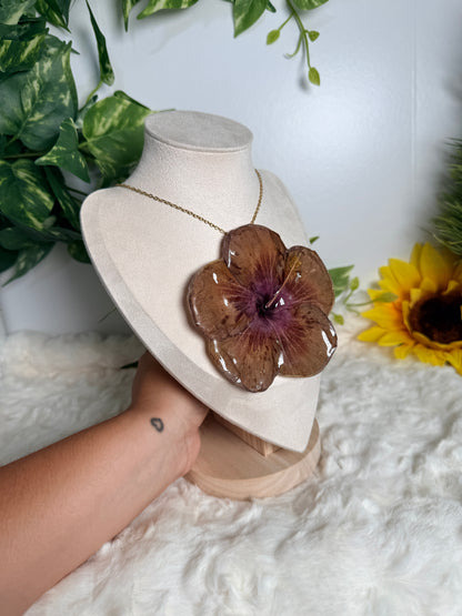 Mocha Bloom – Hibiscus Necklace