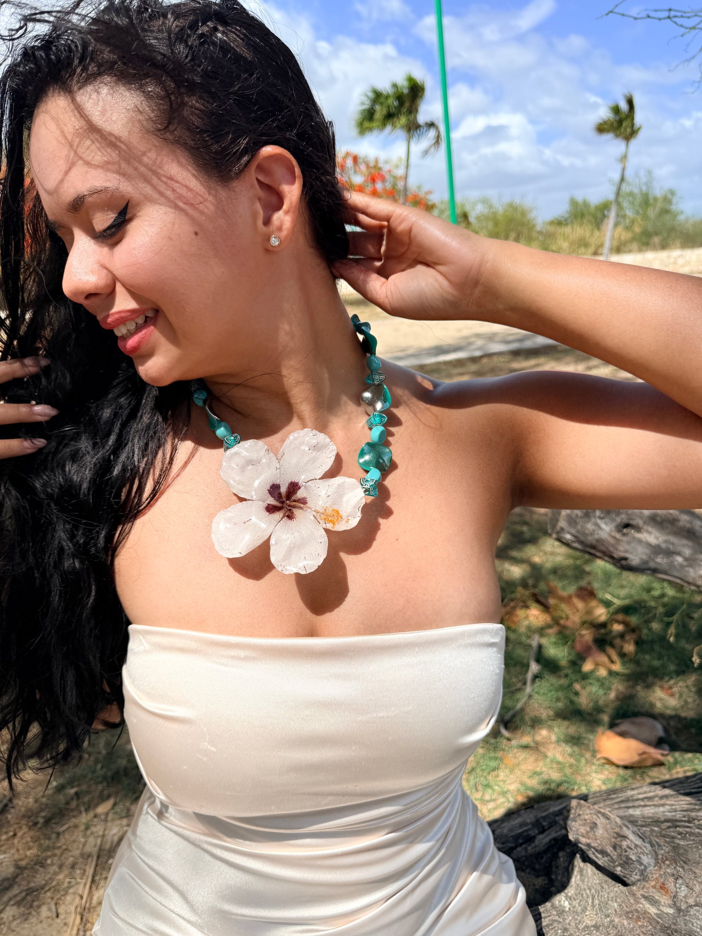 VIP amapola necklace