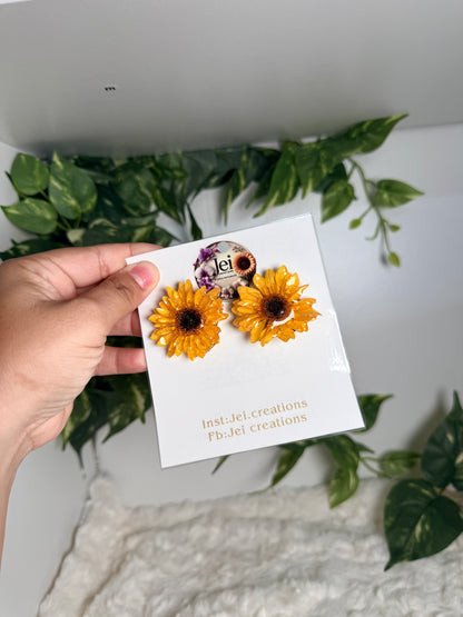 Sunflower stud earrings