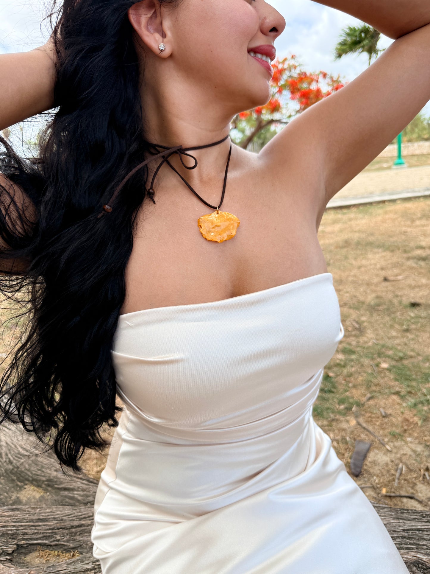 Flamboyan choker