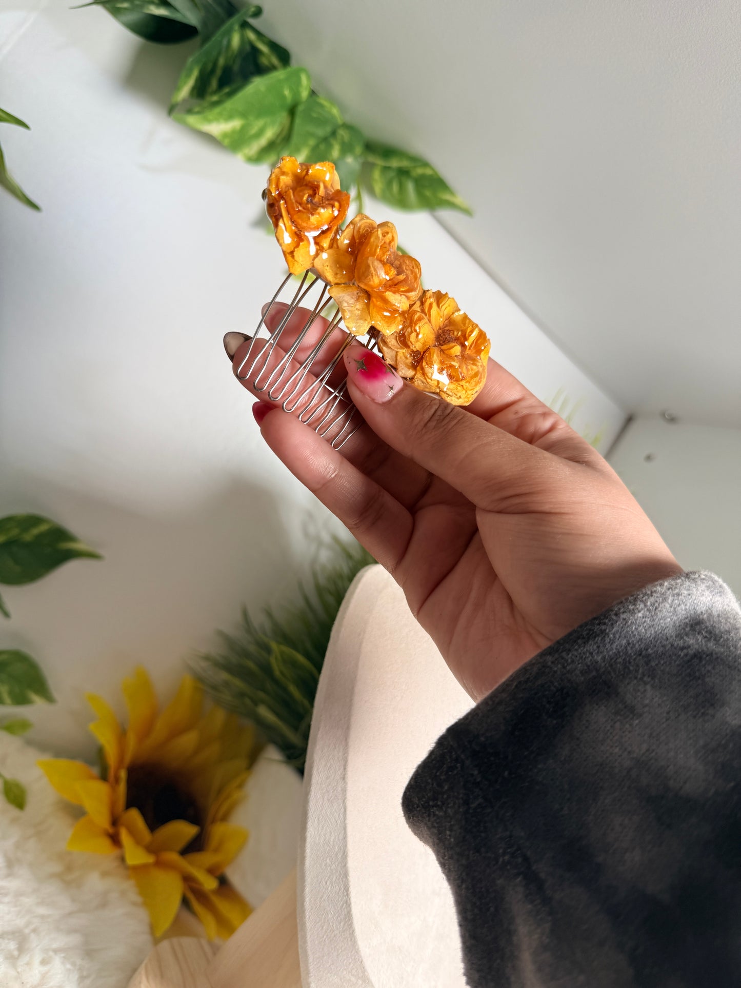Golden Garden Mini Rose Comb