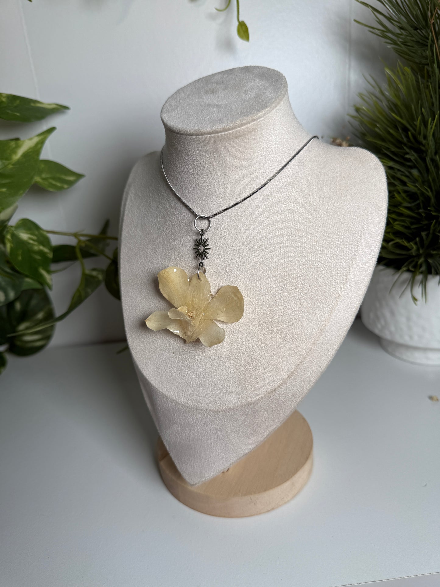 Flowers necklace