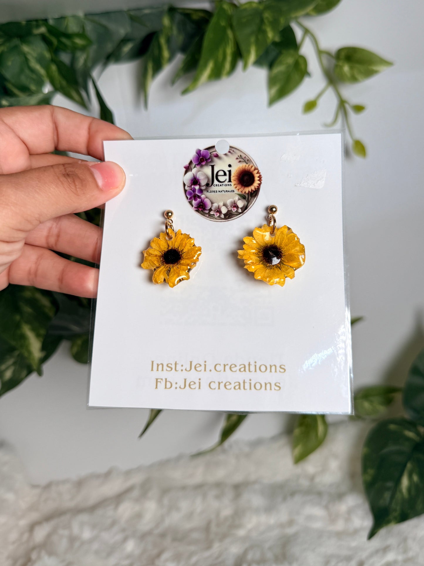 Extra mini sunflower earring