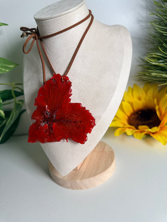 Amapola heart choker