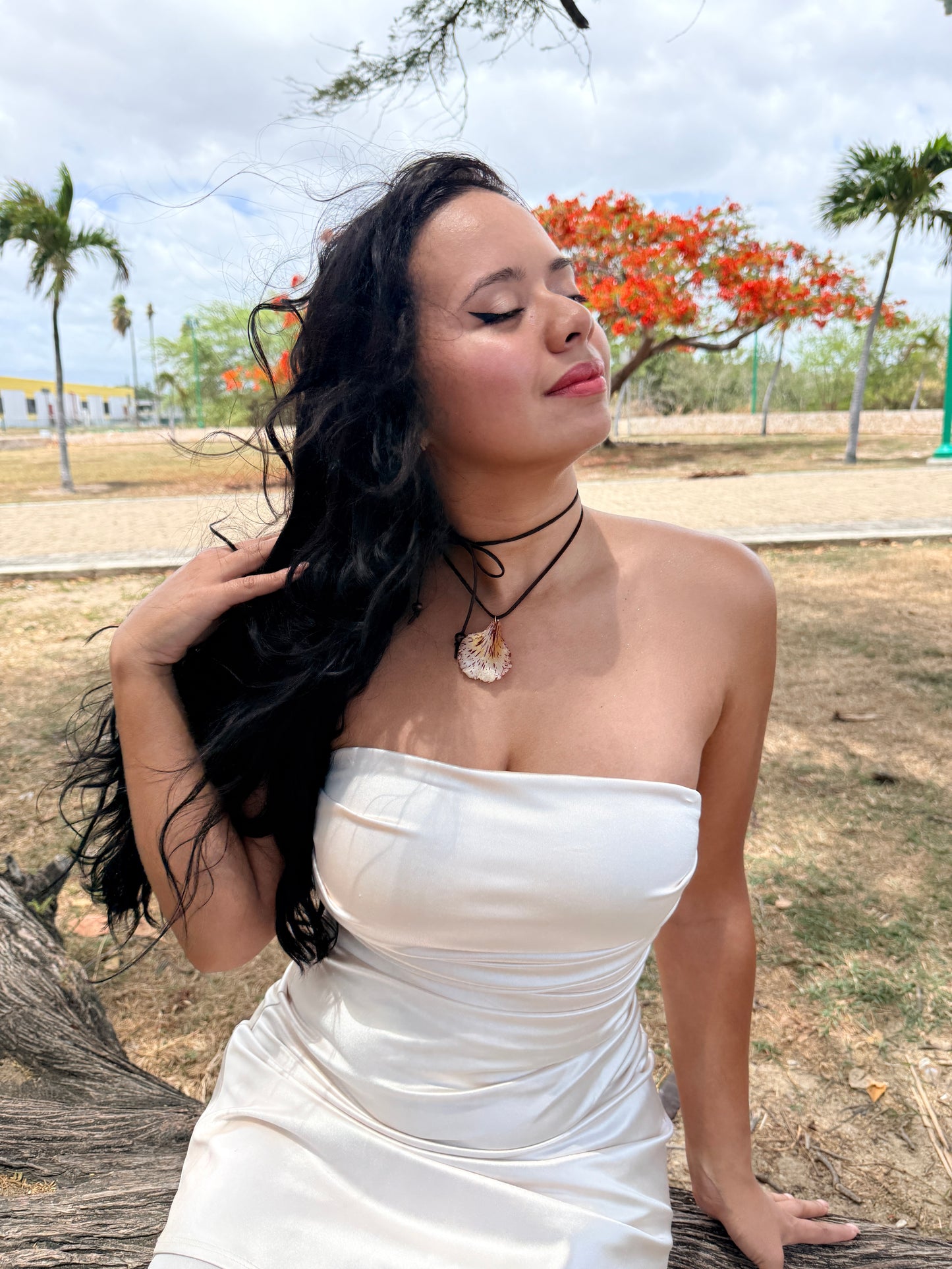Flamboyan choker