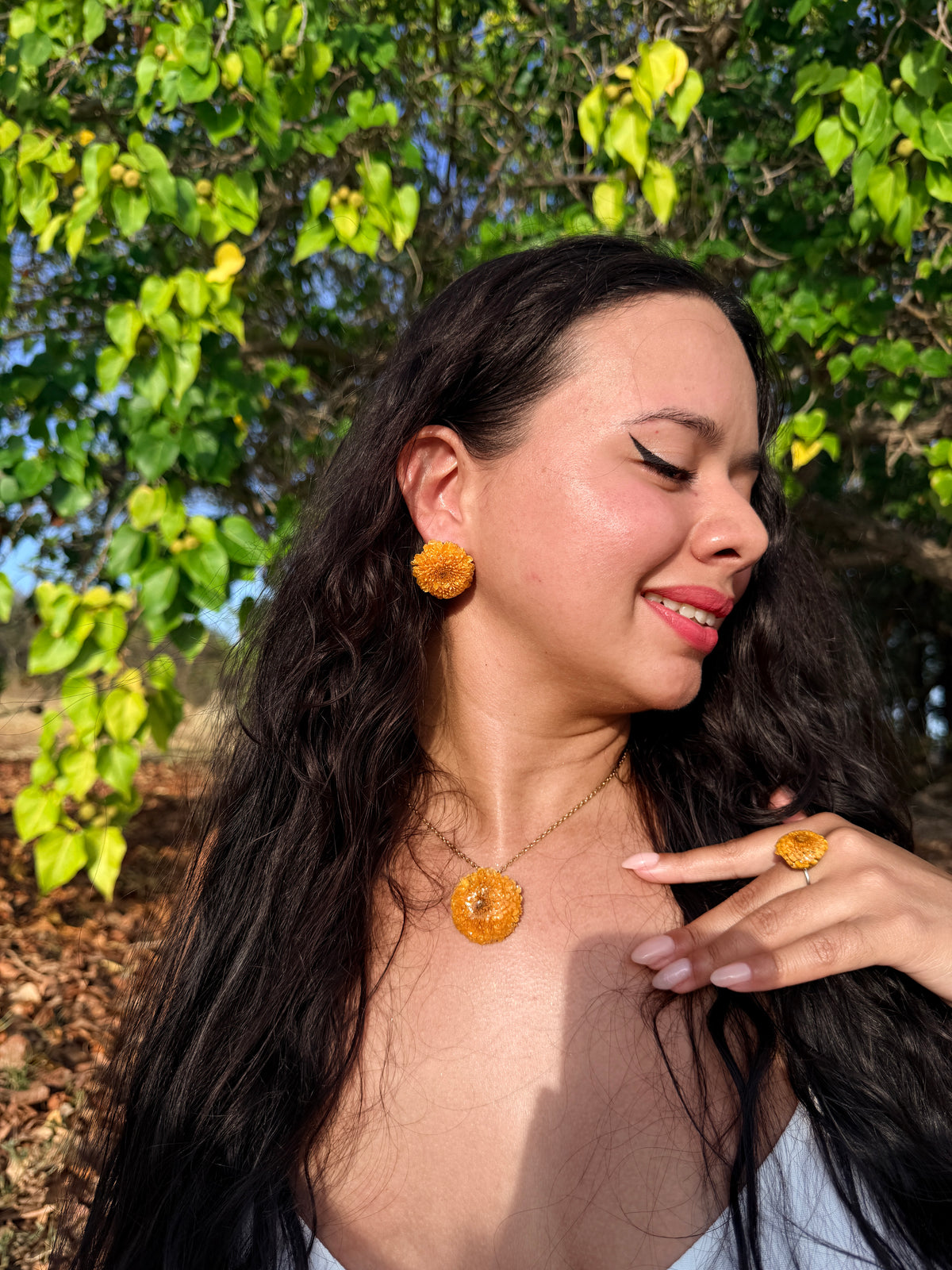 Golden Pom Set(aretes+sortija+cadena)