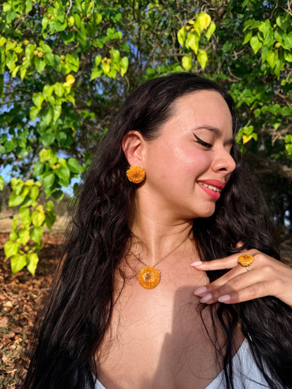 Golden Pom Set(aretes+sortija+cadena)