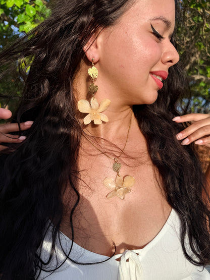 Ivory Orchid Jewelry Set