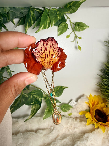 Fe y Flamboyán Brooch