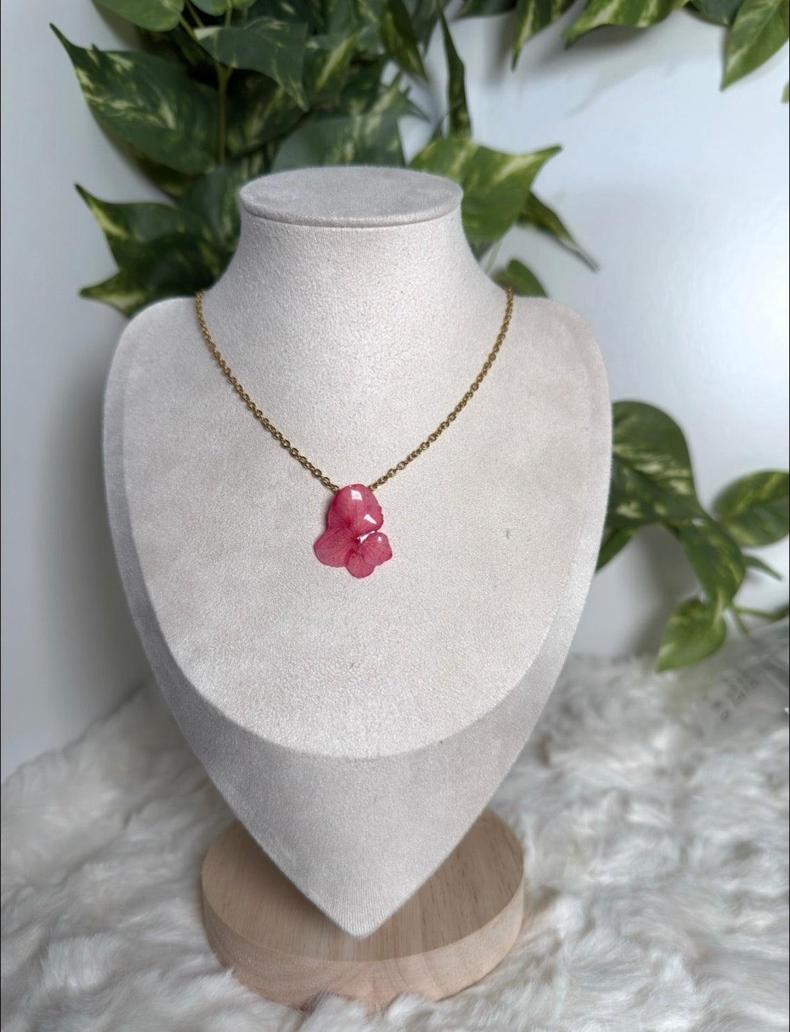 Hortensia necklace