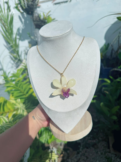 Flowers necklace