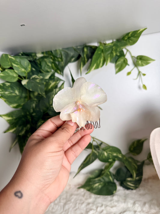 Aurora Pearl – Orchid Hair Comb
