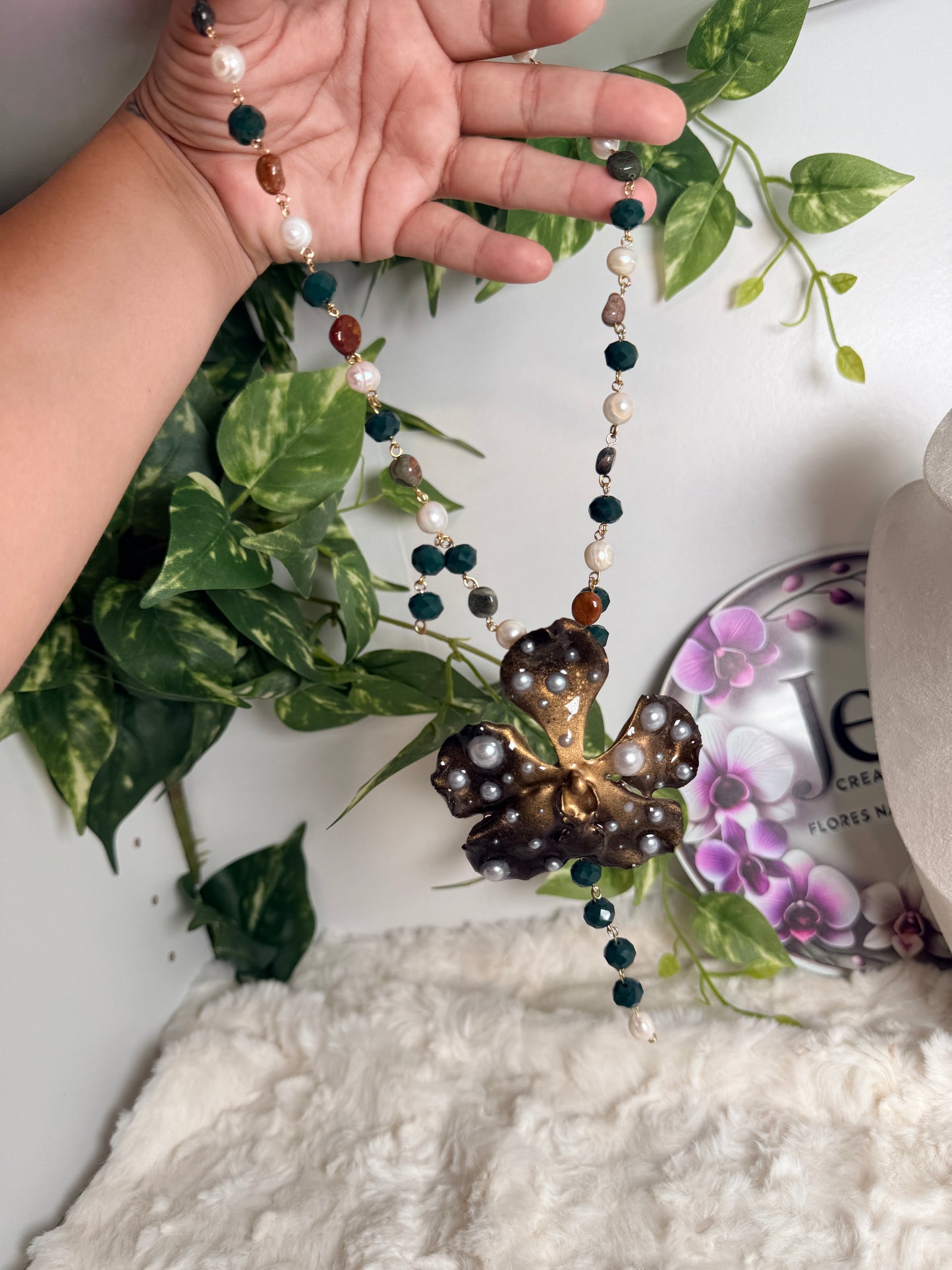 Vanda Noir Pearl Necklace