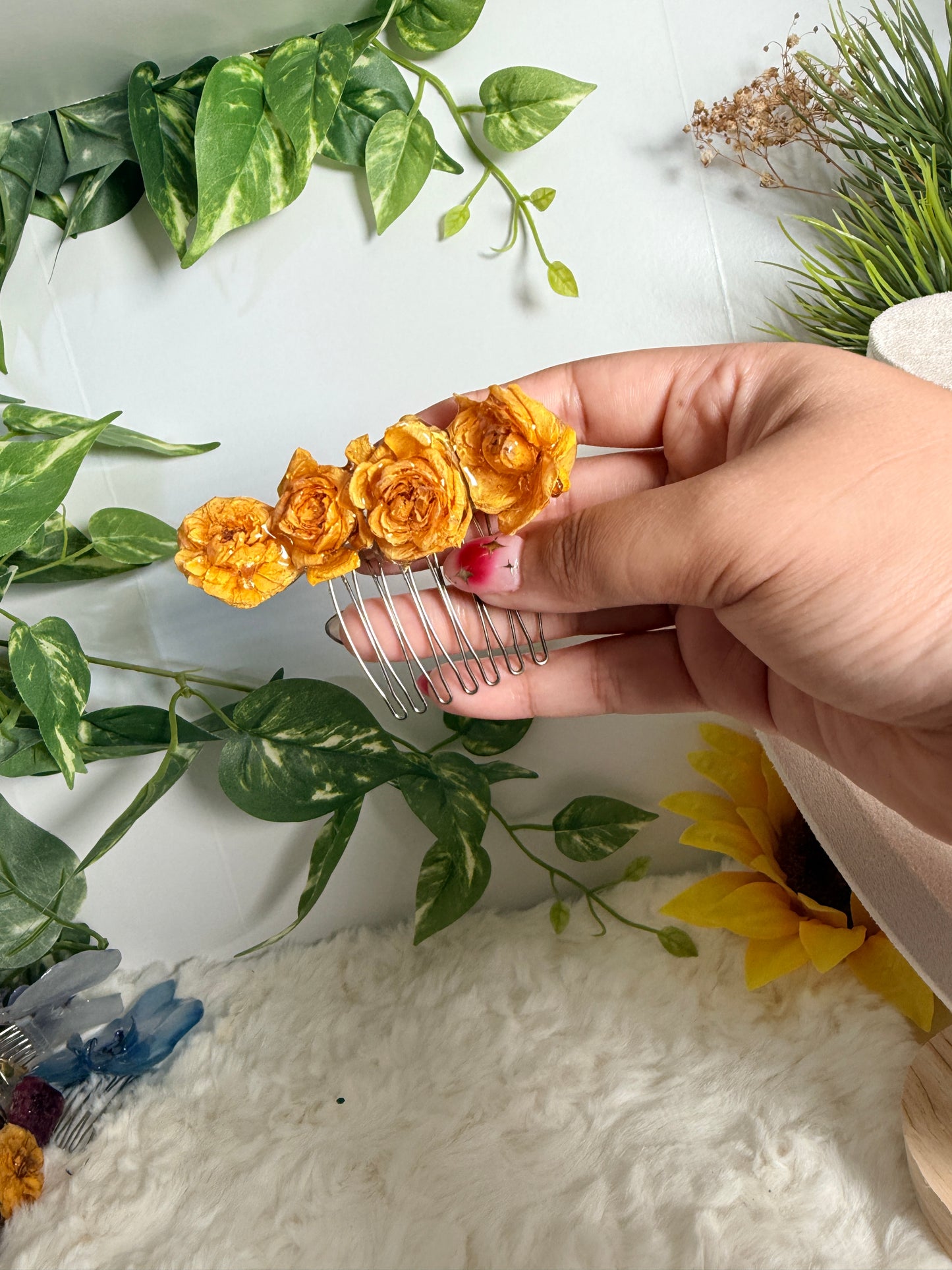 Golden Blush Mini Rose Crown Comb