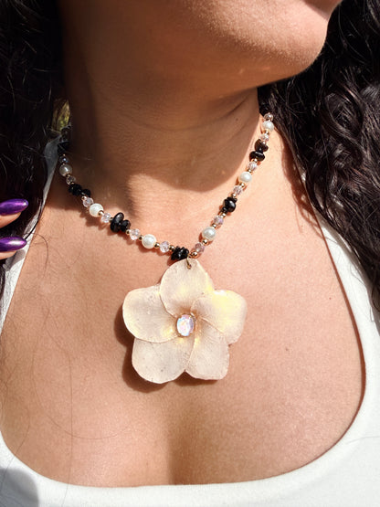 Midnight Blush   Necklace