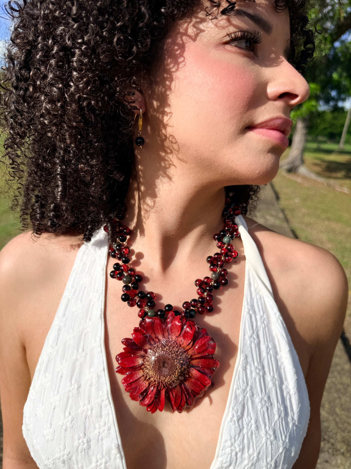 Crimson Gerbera Statement Necklace(pre-venta 16-oct)