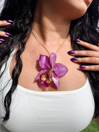 Enchanté Amethyst Cattleya 2-in-1 Necklace & Hair Clip