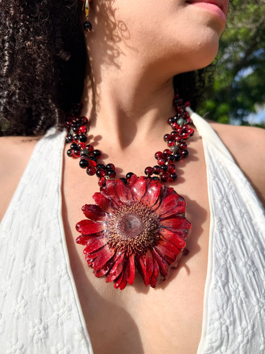 Crimson Gerbera Statement Necklace(pre-venta 16-oct)