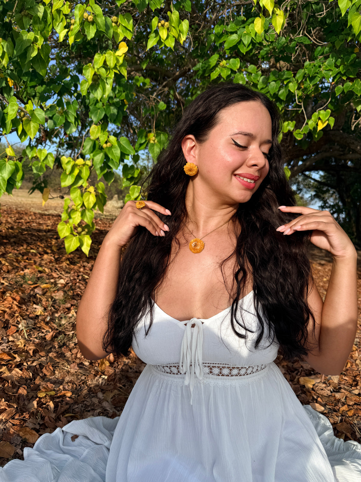 Golden Pom Set(aretes+sortija+cadena)