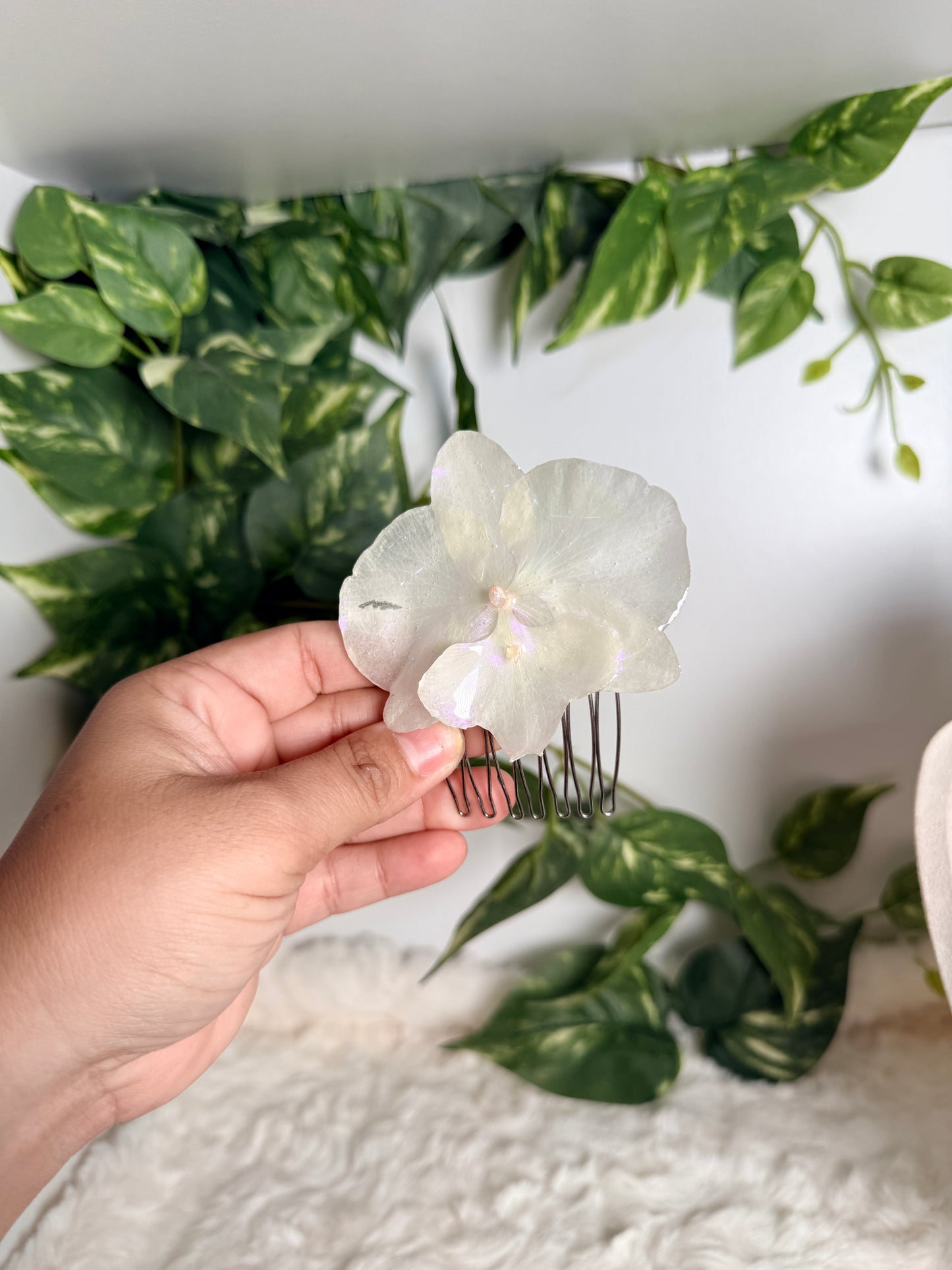 Arctic Pearl – Orchid Hair Comb